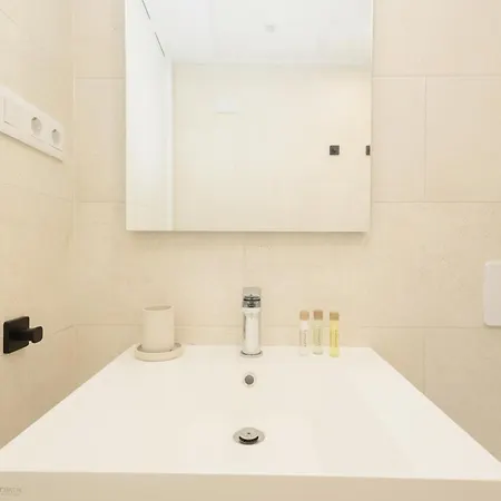 Brand-new Beachside Apartment, With Spacious Terrace And Exceptional Amenities, In Apartment *
