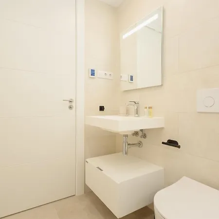Brand-new Beachside Apartment, With Spacious Terrace And Exceptional Amenities, In
