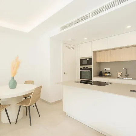 Brand-new Beachside Apartment, With Spacious Terrace And Exceptional Amenities, In Apartment *