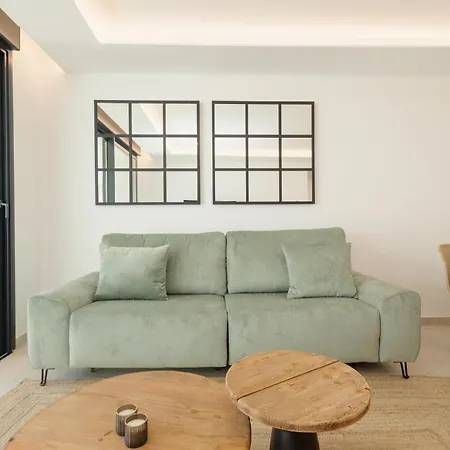 Brand-new Beachside Apartment, With Spacious Terrace And Exceptional Amenities, In Apartment
