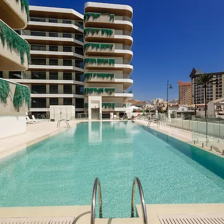 Apartment Brand-new Beachside Apartment, With Spacious Terrace And Exceptional Amenities, In Fuengirola